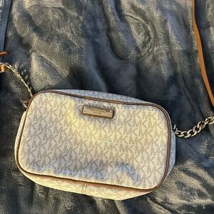 Micheal Kors crossbody